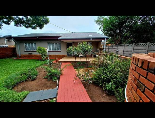 4 BEDROOM HOUSE FOR SALE IN BOOYSENS